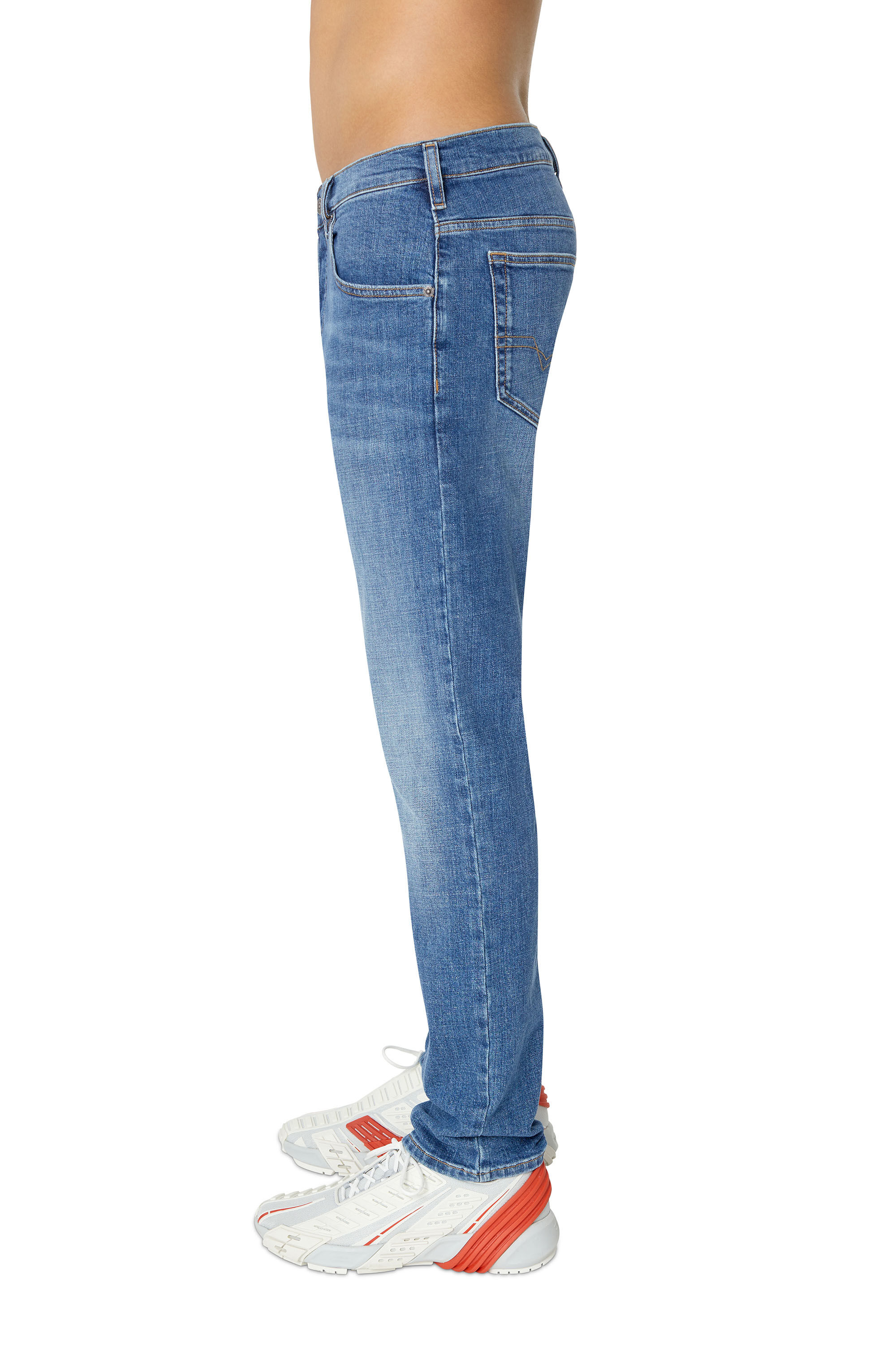Diesel - Tapered Jeans D-Yennox 0IHAT, Medium blue - Image 5