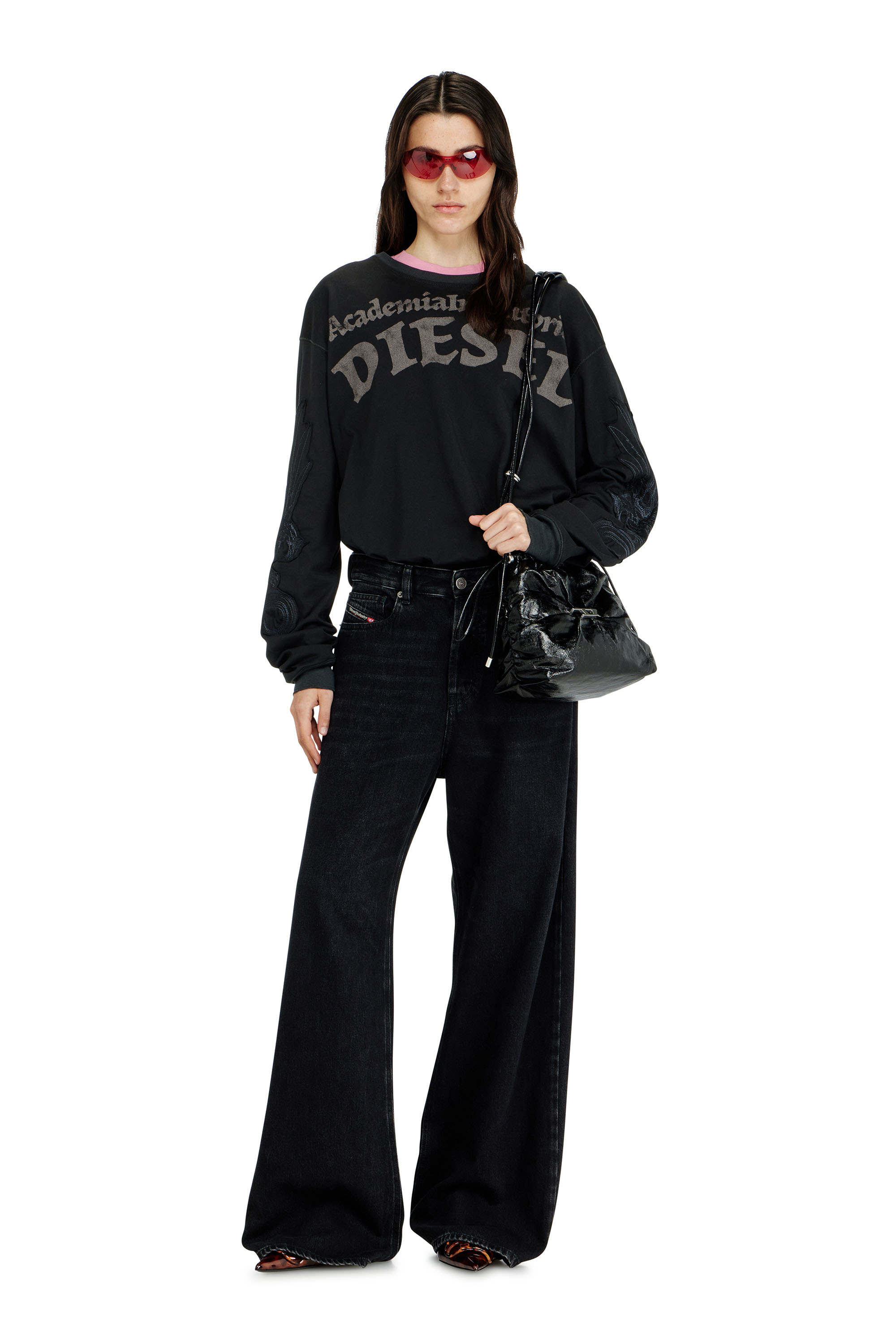 Diesel - SCRUNCH-D BUCKET, Woman's Scrunch-D-Bucket bag in shiny wrinkled leather in Black - 2