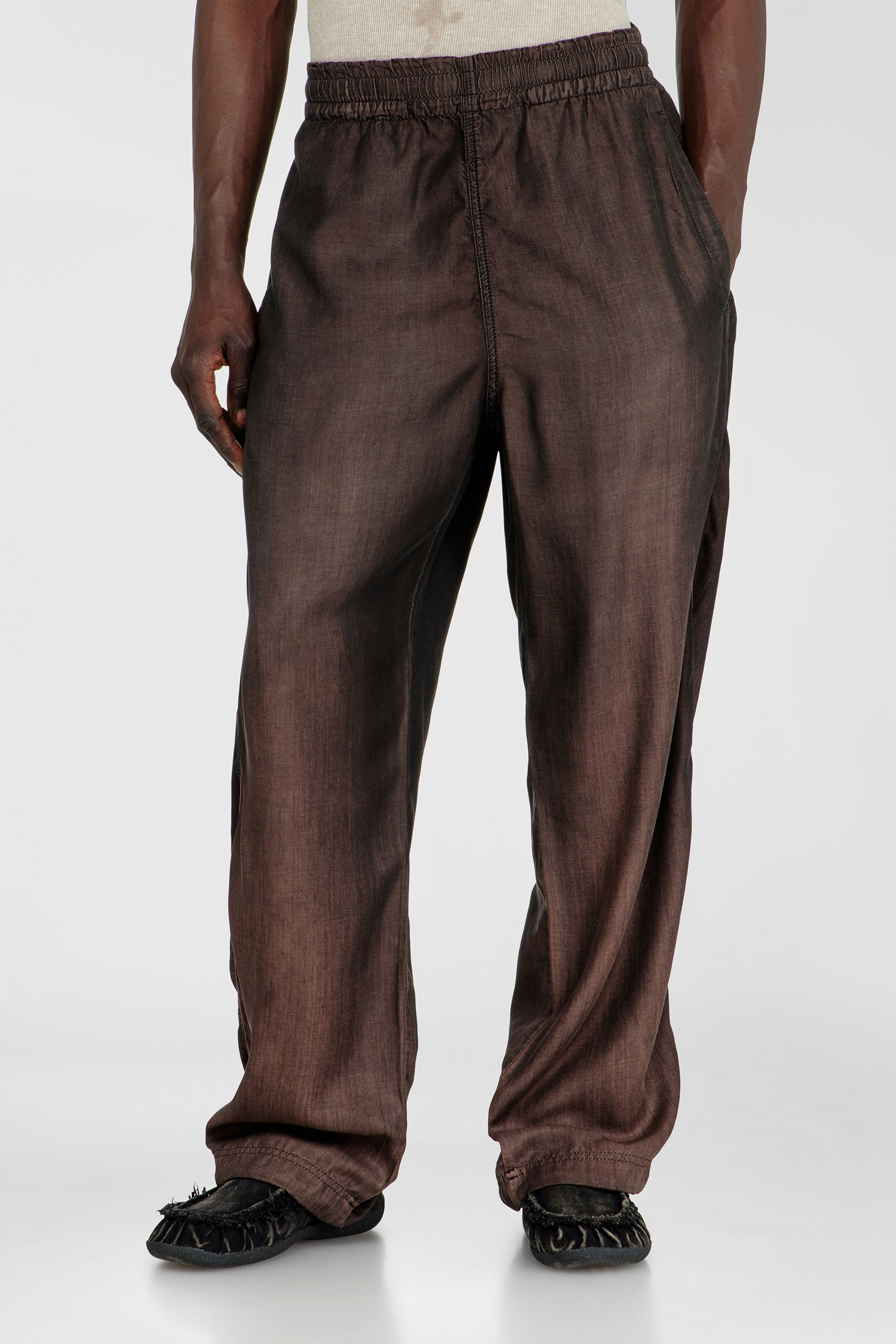 Diesel - Unisex's Relaxed Jeans D-Roder 068YF, Dark Brown - 1
