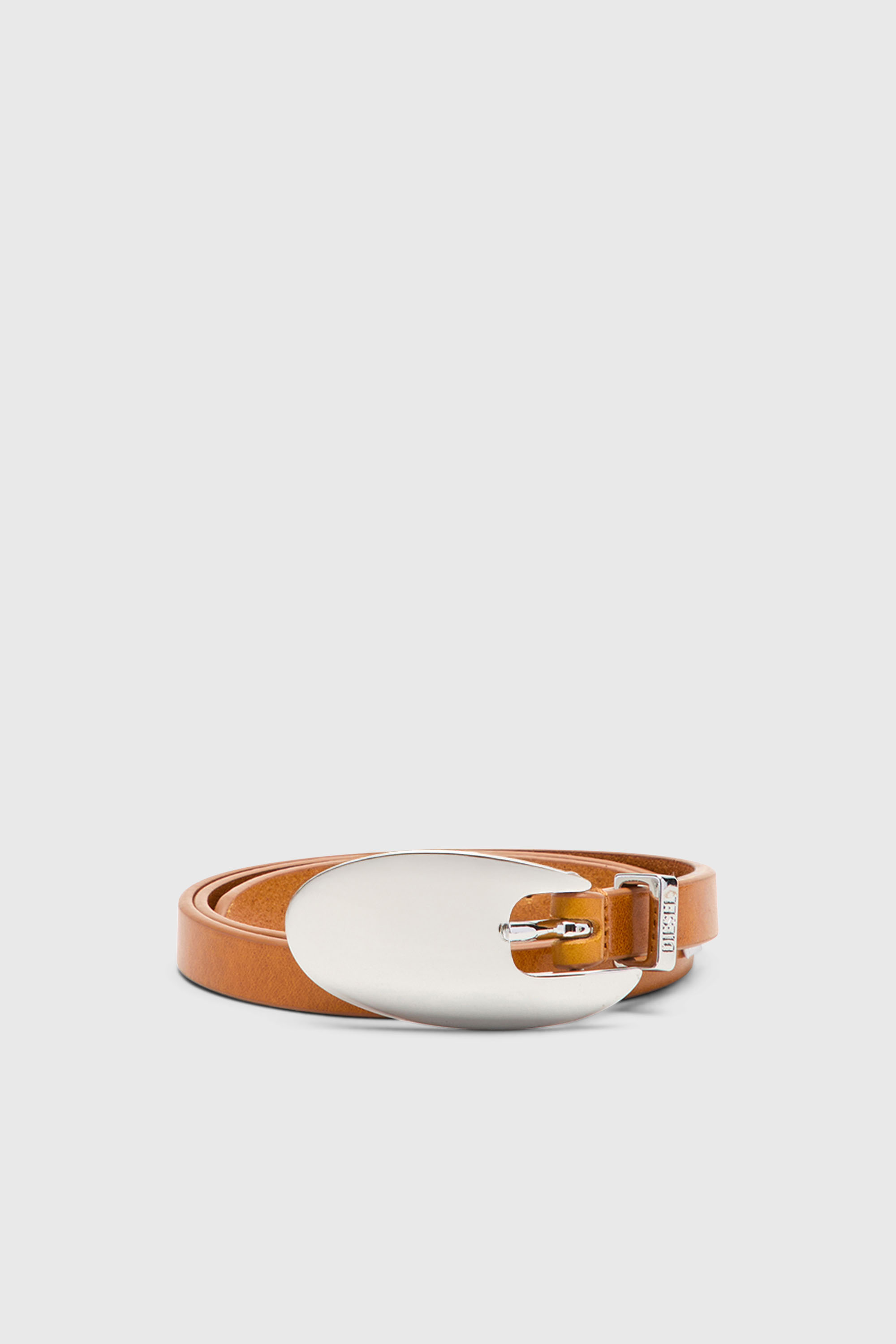 1.5cm slim leather belt with sculptural buckle