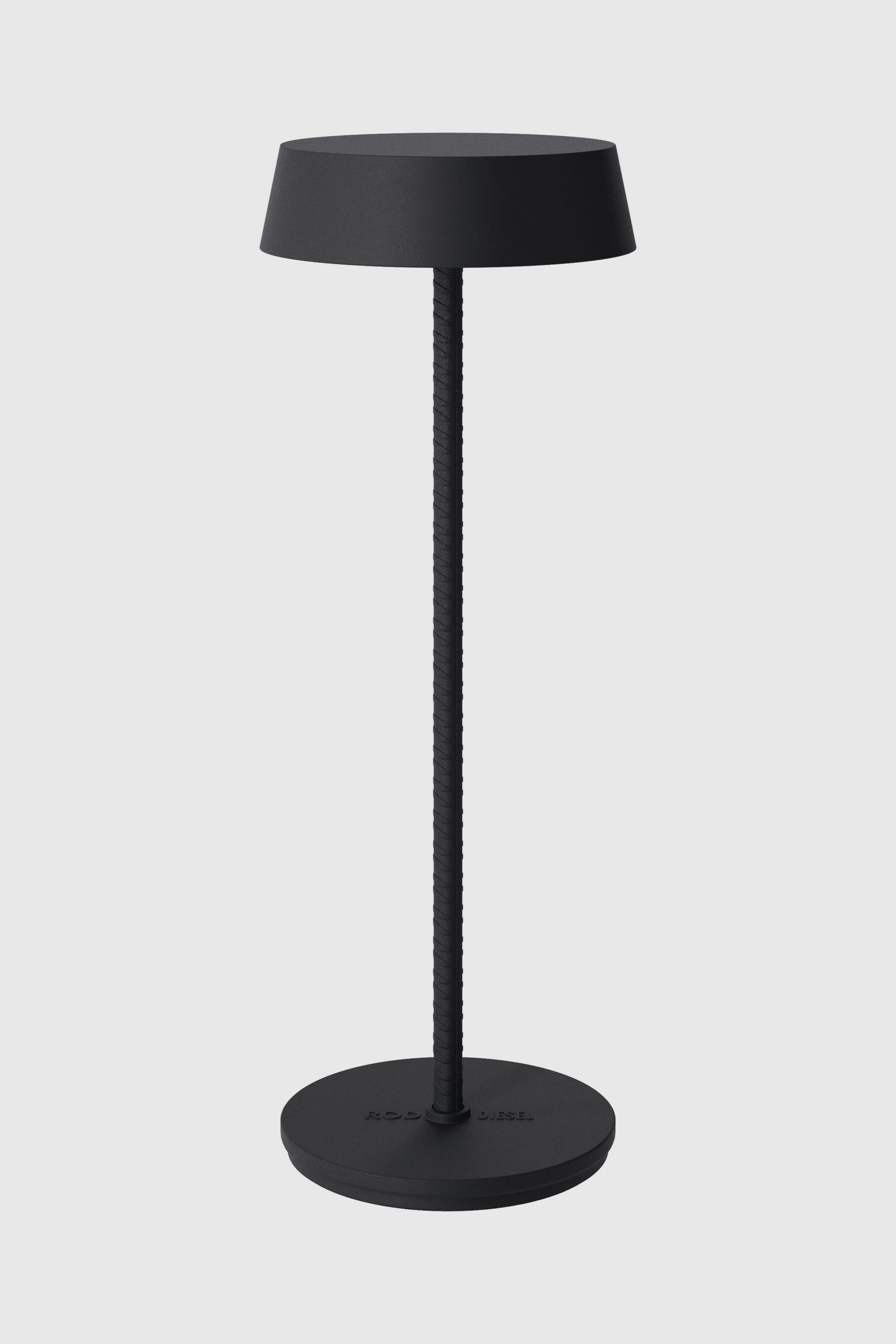 Portable and rechargeable lamp