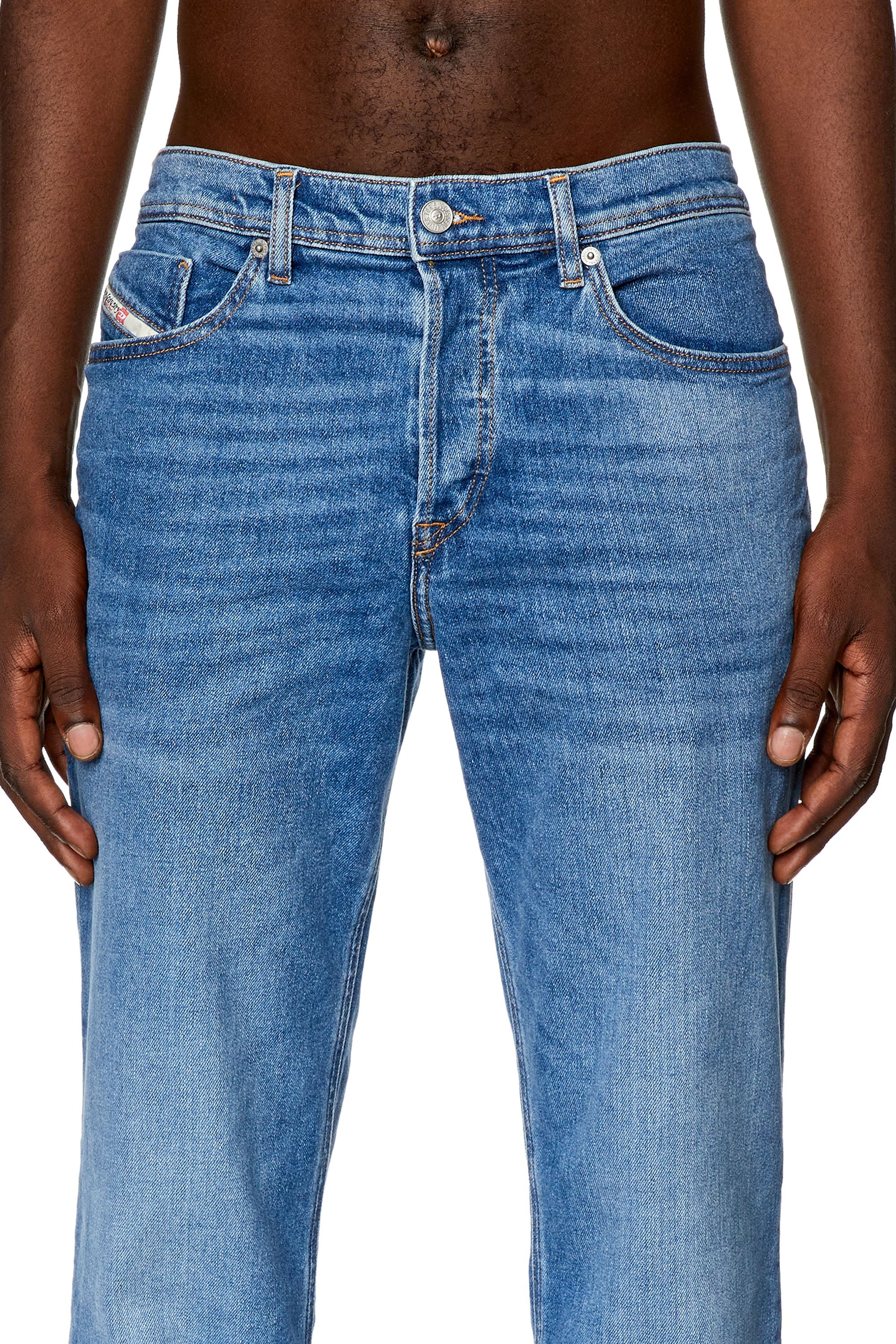 Diesel - Tapered Jeans 2023 D-Finitive 0ENAS, Light Blue - Image 4