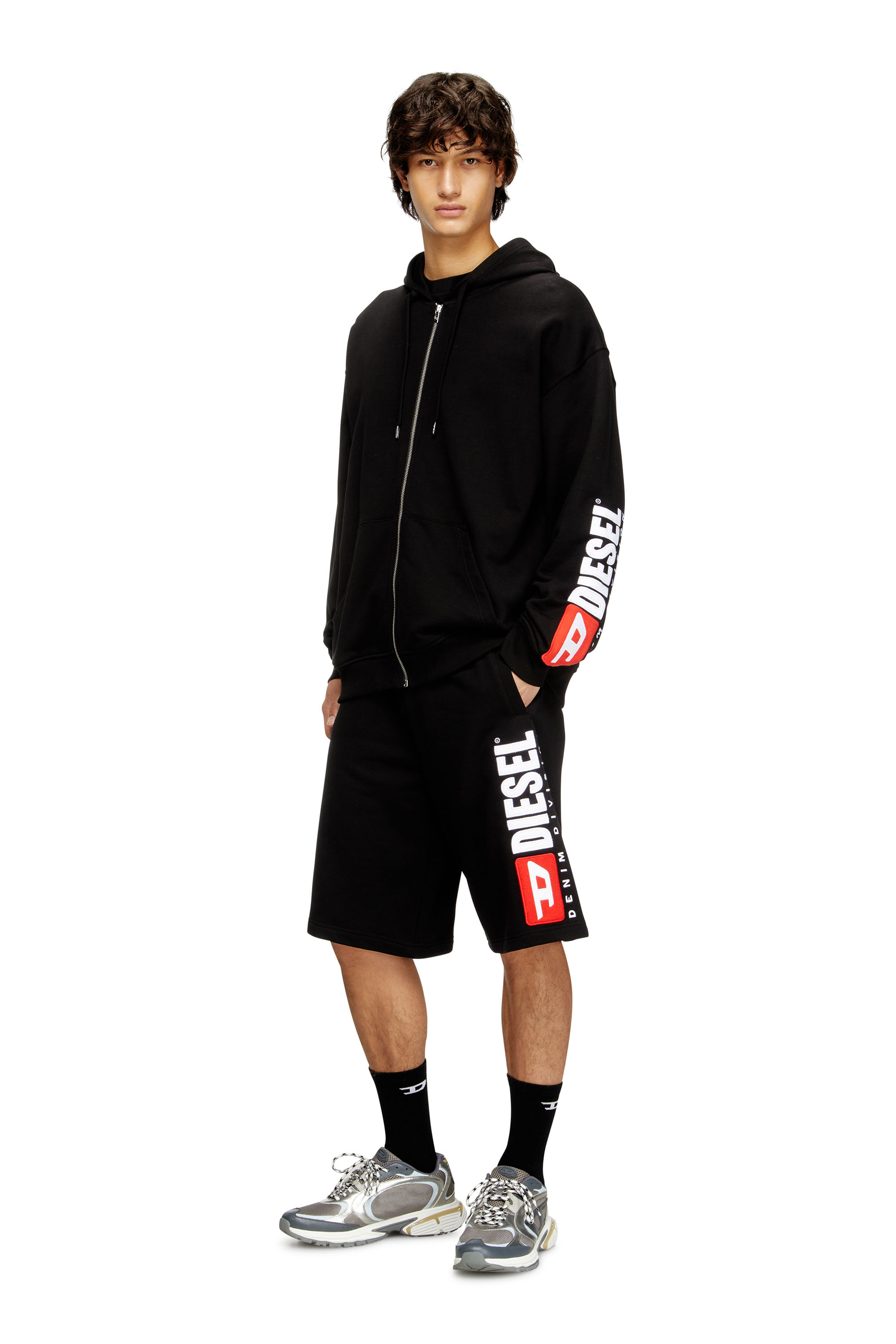 Diesel - P-CROW-DIV, Man's Fleece shorts with maxi logo patch in Black - 2