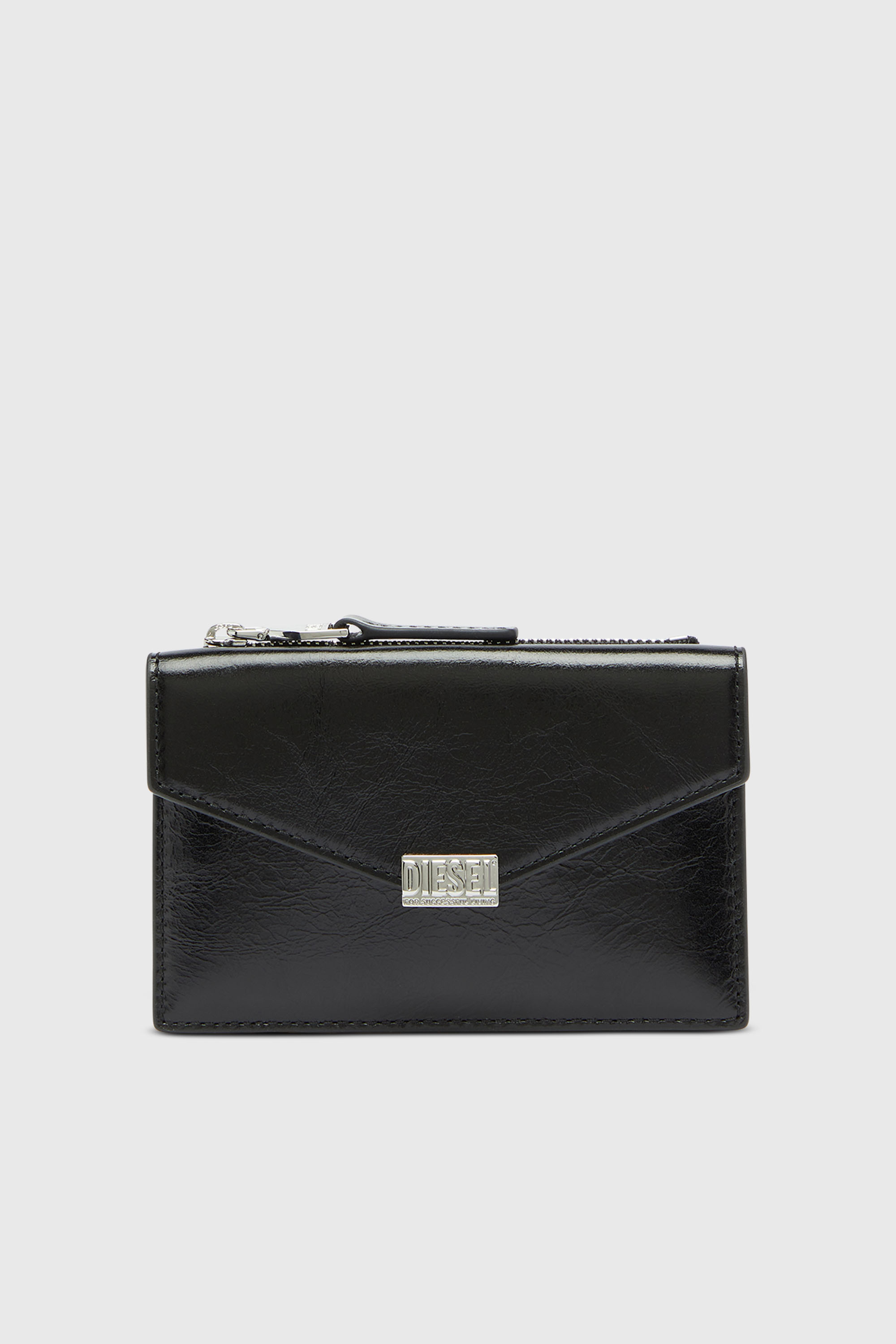 Envelope-style card holder in shiny wrinkled leather